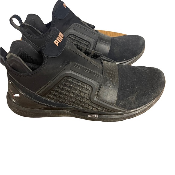Puma ignite black suede sneaker Men’s size 8
Good condition 
NO LACES - Picture 2 of 6